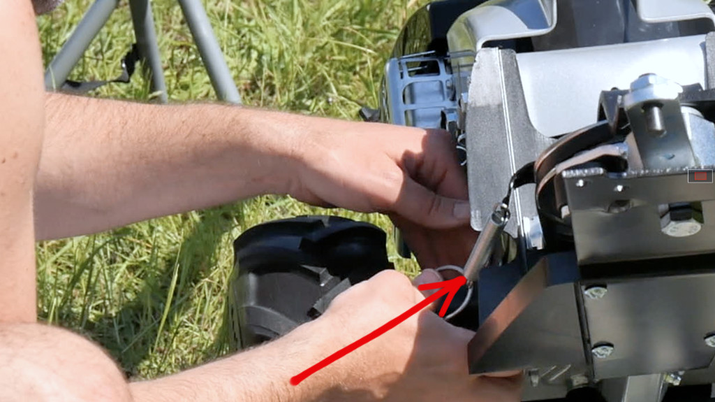 AL-KO BM 875 III Montage 7 Rückzugsfeder am Messerträger